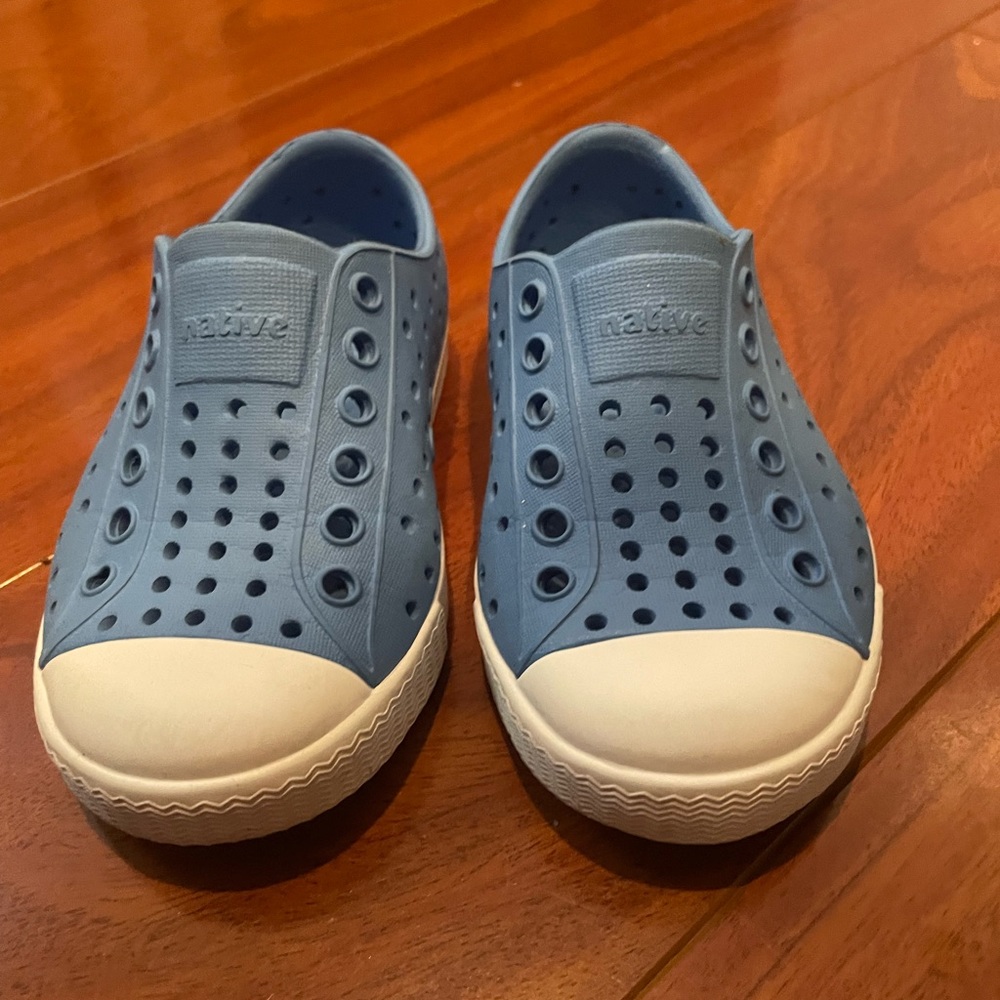Native Shoes, Jefferson size 6
